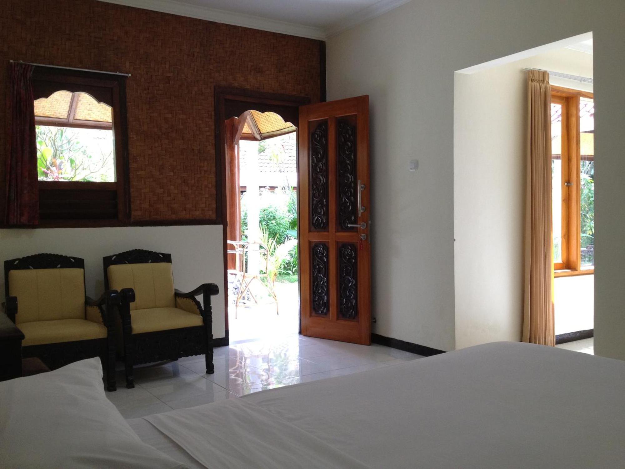 Astina Hotel Lovina  Room photo